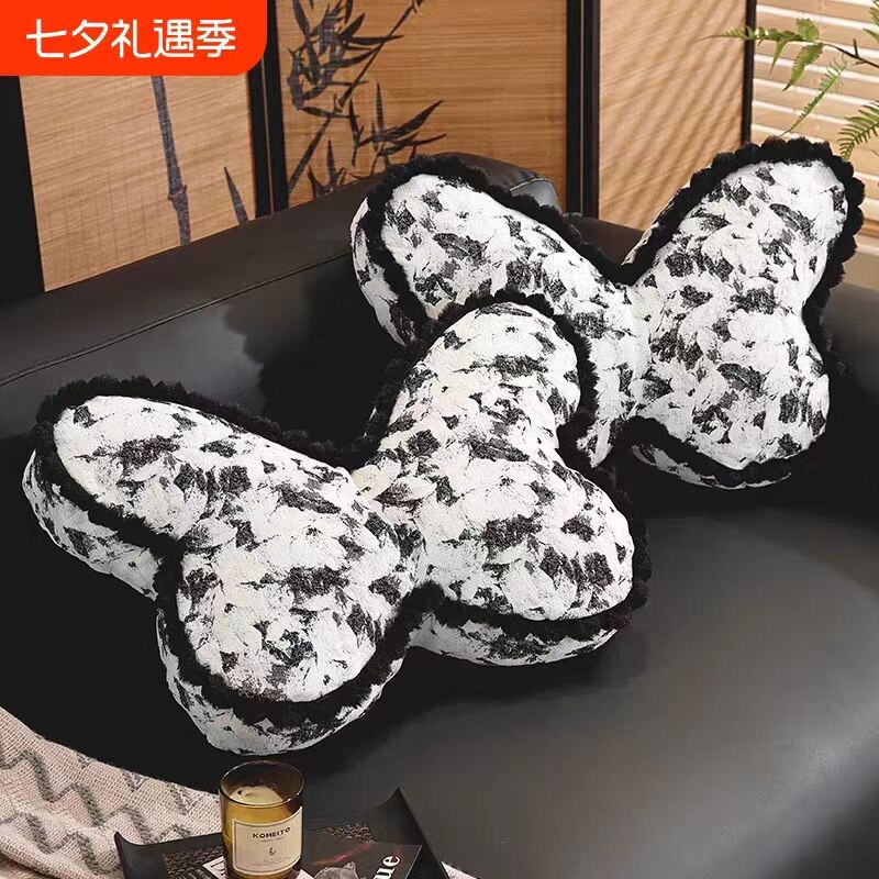 ins少女心蝴蝶抱枕床头腰靠背图片