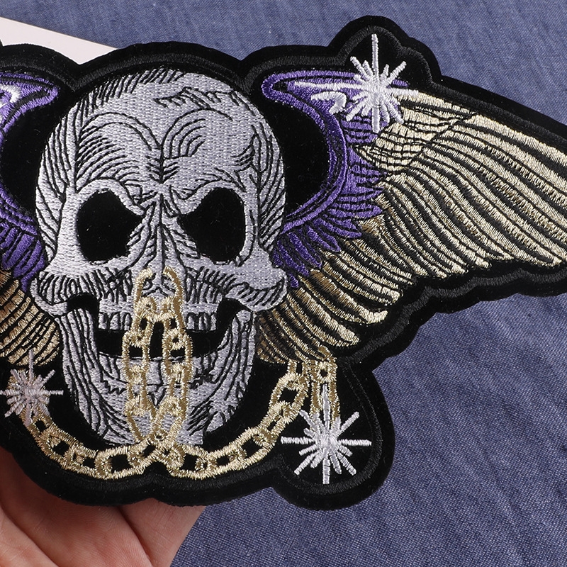 草莓电脑绣花布贴现货骷髅鬼头朋克风机车服辅料背胶补丁贴绣花标