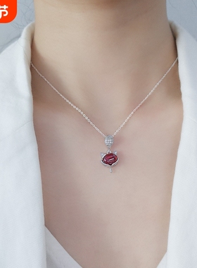 s925纯银红色狐狸项链女锁骨链性感气质镶嵌石榴石招财银饰