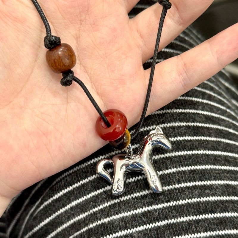 复古串珠小马吊坠毛衣链小众设计百搭颈链简约独特个性生肖马饰品