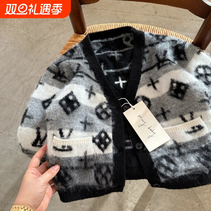 儿童满印外套男秋季2025新款中小童毛毛衣潮牌宝宝针织开衫女洋气