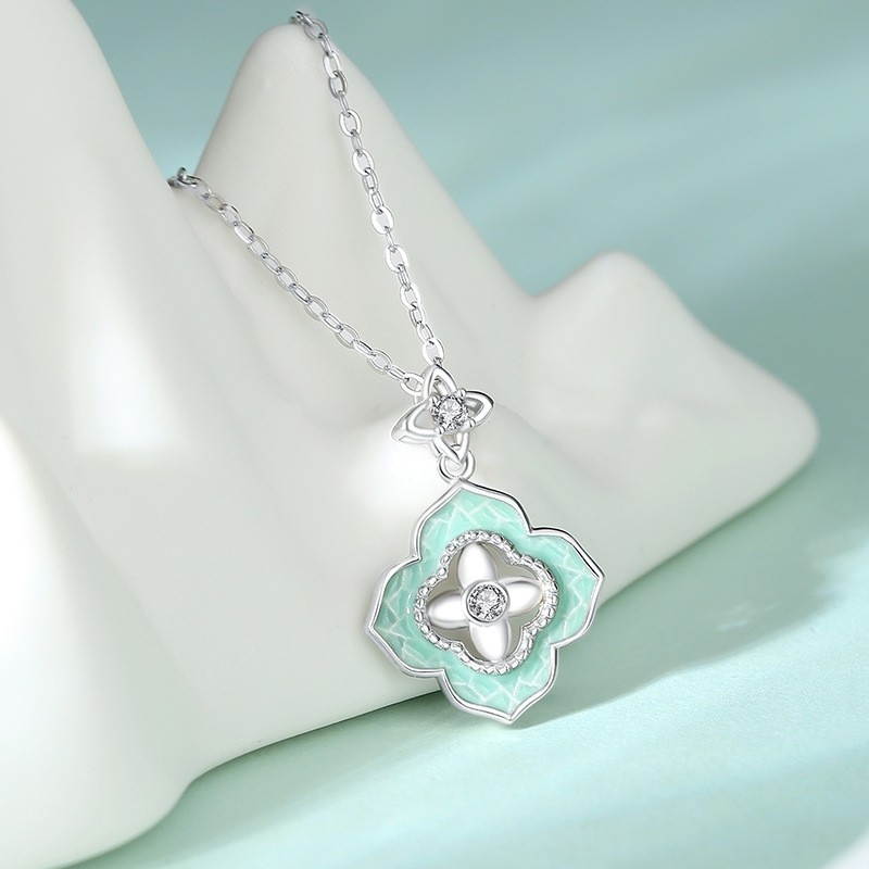 青花瓷四叶草项链女925银2024新款轻奢小众精致吊坠生日礼物