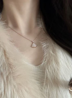 扇形小裙子项链女纯银镀18K金轻奢白贝母满钻锁骨链大扇子吊坠