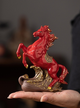 陶瓷马小摆件招财客厅酒柜办公室红色生肖马年吉祥物马到成功桌面