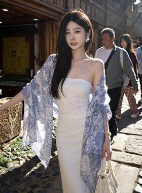 蓝色青花瓷长条丝巾女高级艺术感薄款颈饰印花氛围感防晒显白披肩