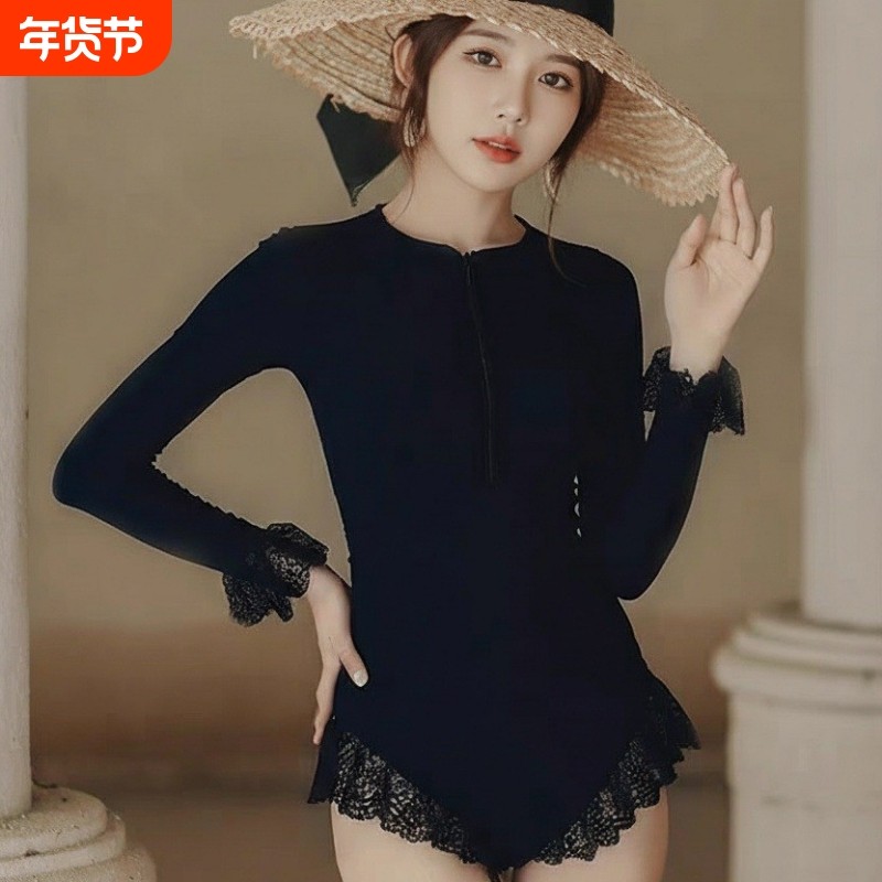 2026时尚新款长袖小平角连体小胸性感修身保守显瘦温泉少女游泳衣