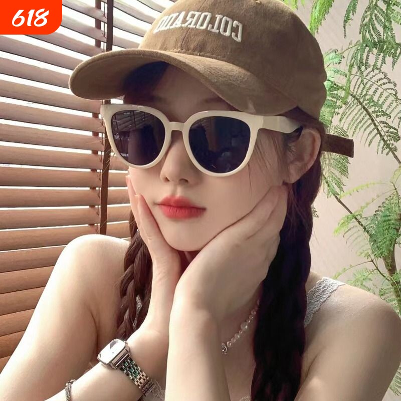 白框墨镜欧美时尚防紫外线太阳眼镜拍照女大脸高级感ins显瘦眼镜