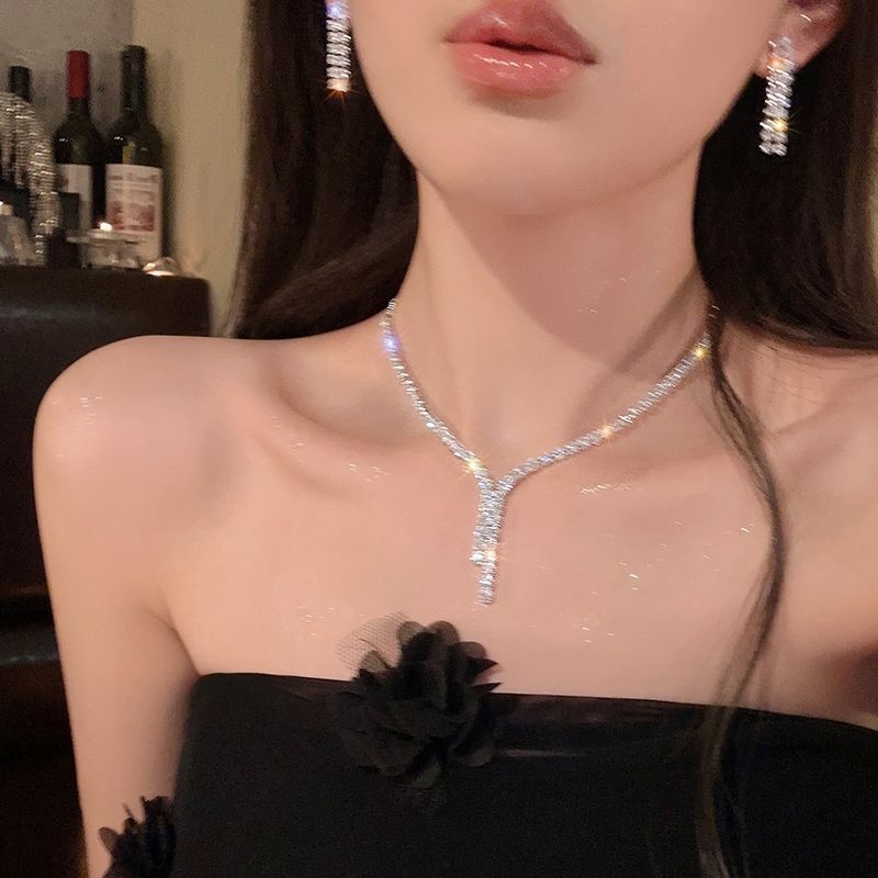 高级感闪钻耳环轻奢婚纱小众晚宴锁骨链新娘礼服配饰女流苏
