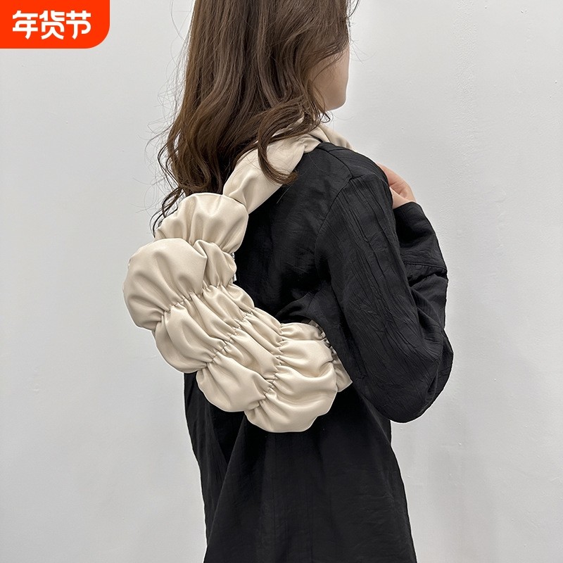 可颂纹理单肩女包2024新潮褶皱时尚皮革牛角包时尚百搭简约休闲包