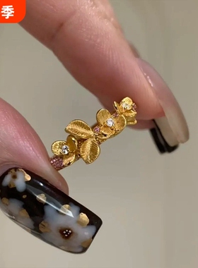 中古风金色拉丝三叶堇戒指