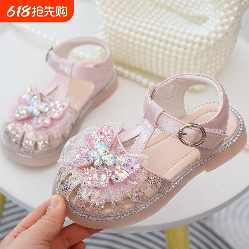 女童公主凉鞋2026新款夏季女孩软底儿童蝴蝶包头水晶凉鞋子