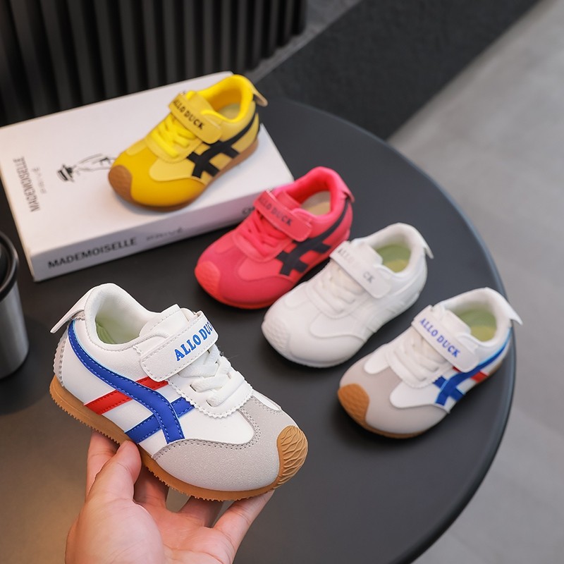 小黄鸭儿童运动休闲鞋春秋季新款透气男童阿甘鞋女童德训鞋魔术贴