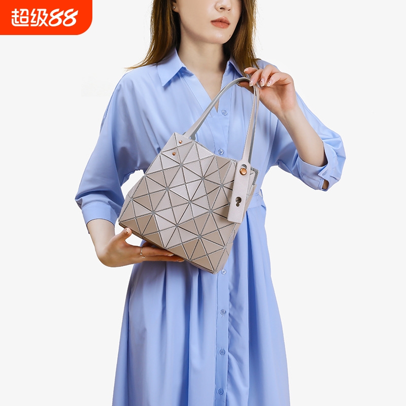 2025菱格几何三宅钻石小方盒包女