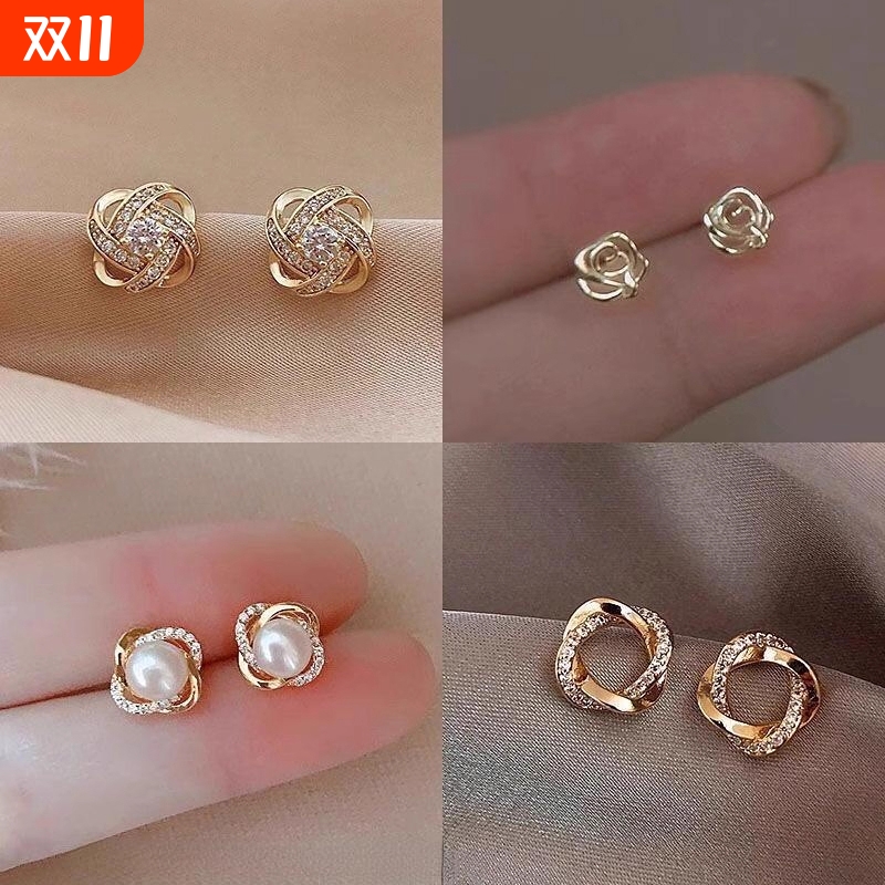 s925银针小香风气质锆石四叶草耳钉女小众设计高级感配饰优雅耳环