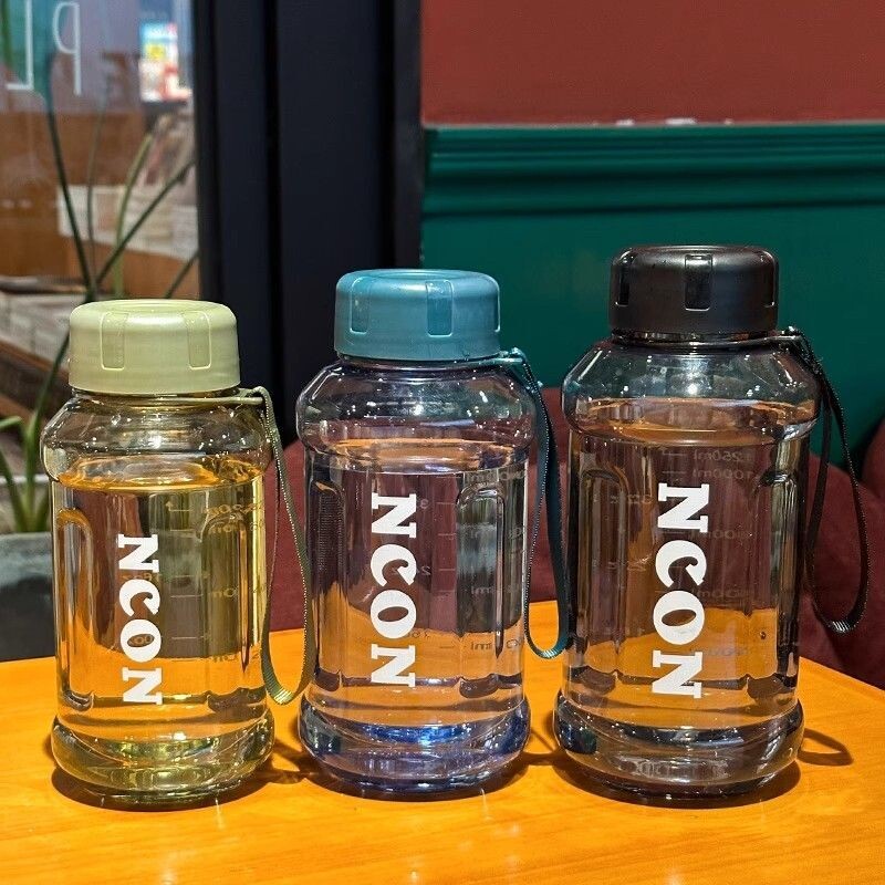 新款夏季大容量运动水壶男女生户外健身太空杯学生带茶隔手提水杯