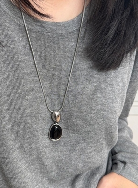 方糖家 高级感轻奢清冷黑色蛇骨长款项链毛衣链女款2025新款女