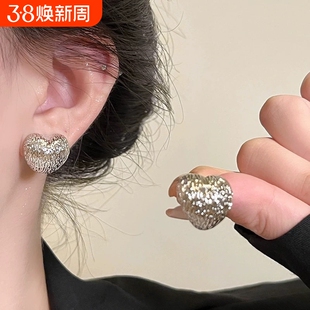 轻奢高级感金属爱心耳环女独特小众设计感耳钉心形耳饰金色银色