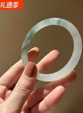 爆款新疆平替天山翠仿玉手镯子冰糯种冰翠浅绿半山水飘花色高级感