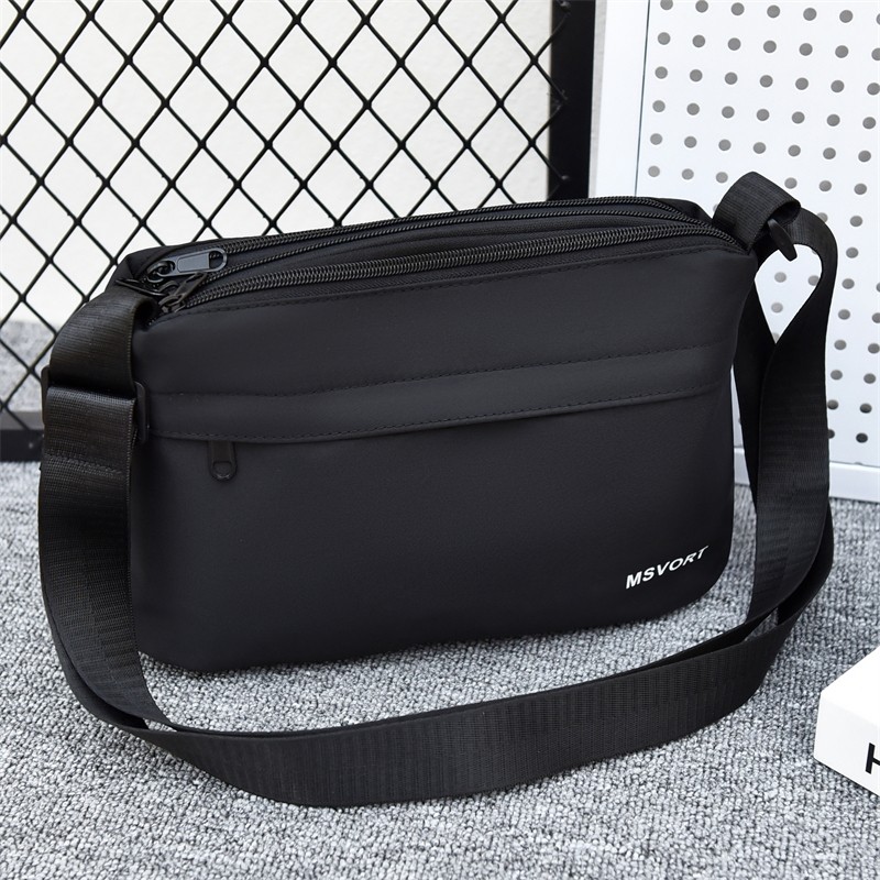 男士斜挎包2025新款休闲轻便单肩包男式外出便捷背包挎包男款