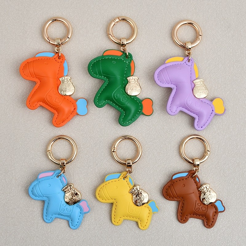 创意马上有钱汽车钥匙扣迷你书包包挂件精致皮革女小马锁匙链礼品