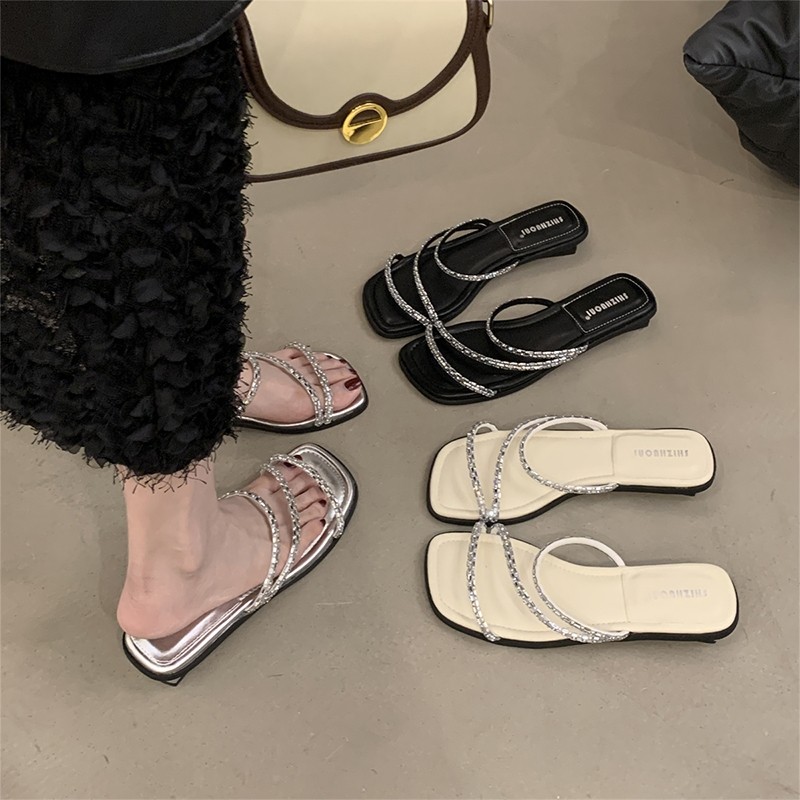 低跟法式水钻小凉拖鞋外穿女鞋2025新款夏季仙女风配裙子银色凉鞋