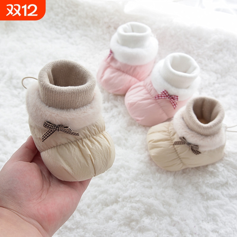 冬季新生婴儿0-1岁男女宝宝加厚保暖鞋袜一体卡通不掉跟加绒棉鞋