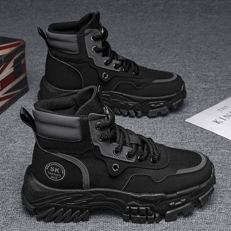 马丁靴男士秋季透气高帮英伦风复古工装靴户外登山沙漠作战大黄靴