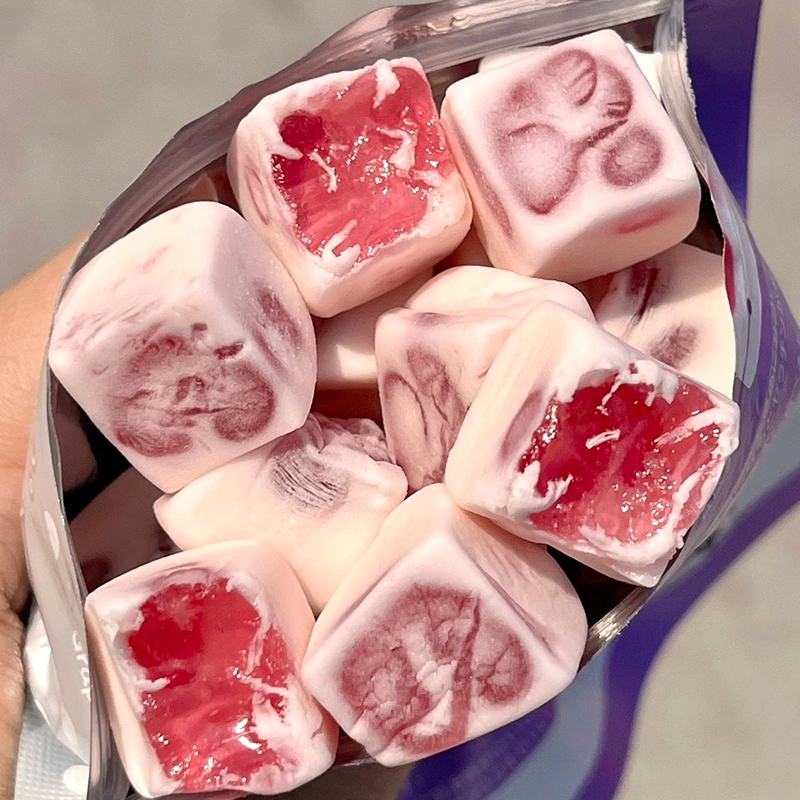 50包 超好吃 夹心软糖白桃味草莓什锦果汁糖果高颜值爆浆小零食品