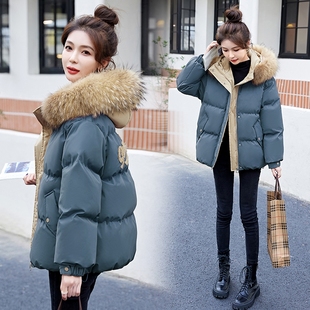 户外短款羽绒服冬季女款2025年新款韩系大毛领小个子刺绣粉色黑色