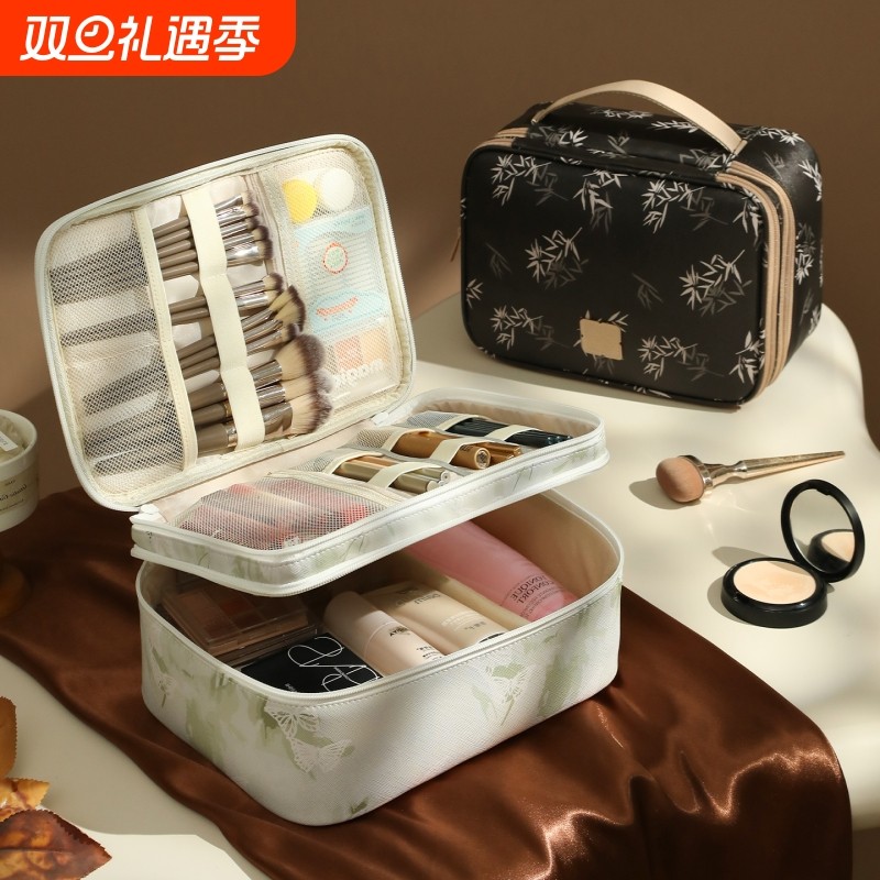 化妆包女2025新款高端大容量便携式外出化妆刷分区收纳旅行手提