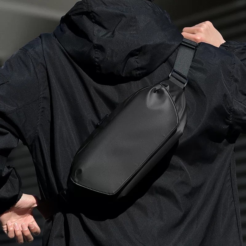 无品牌/无注册商标潮酷斜挎包男休闲男包骑行大容量高级感男款胸