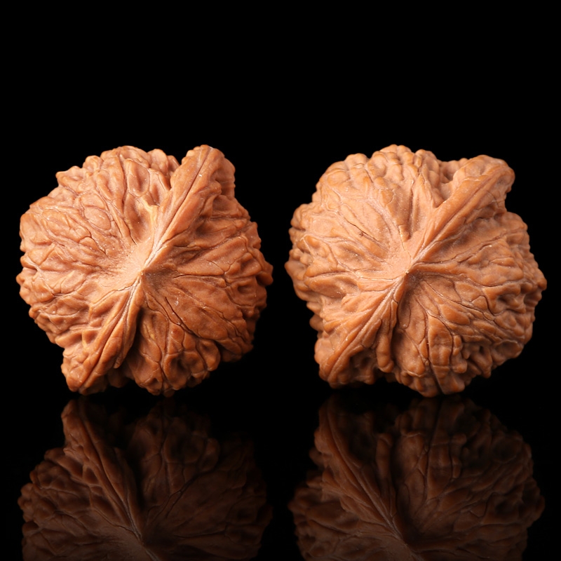 文玩核桃龙纹王勇麒麟纹官帽四座楼苹果园白狮子头手盘把件满天星