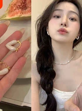 白色爱心耳环女爆款高级感耳钉小众设计轻奢耳坠耳流苏花朵珍珠花