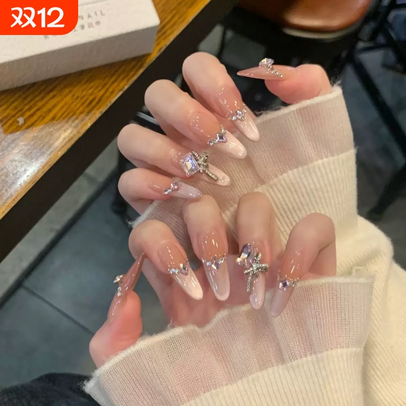 富家千金爆闪高级感法式猫眼穿戴甲粉钻美甲片成品假指甲蝴蝶黑皮