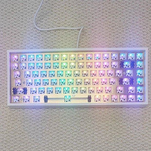 RGB84键紧凑型单模机械键盘青轴红轴黑轴游戏客制化套装支持有线