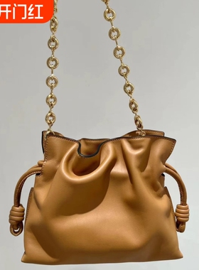 罗家软皮福袋包单肩斜挎水桶包抽绳包女款真皮云朵包红色白色牛皮