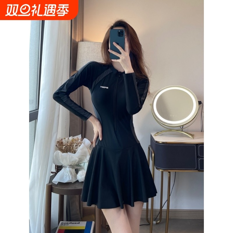 长袖泳衣女2025新款连体运动游泳馆保守显瘦遮肉微胖女孩泳装夏季