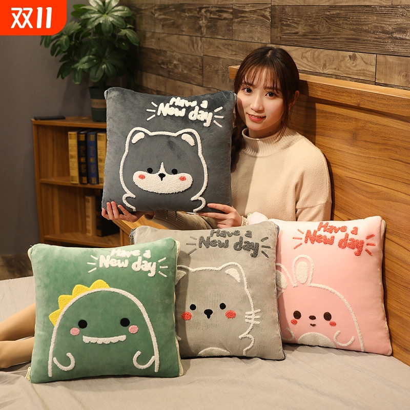 办公室卡通空调抱枕被子两用毛绒毛巾绣沙发靠垫折叠抱枕毯批发