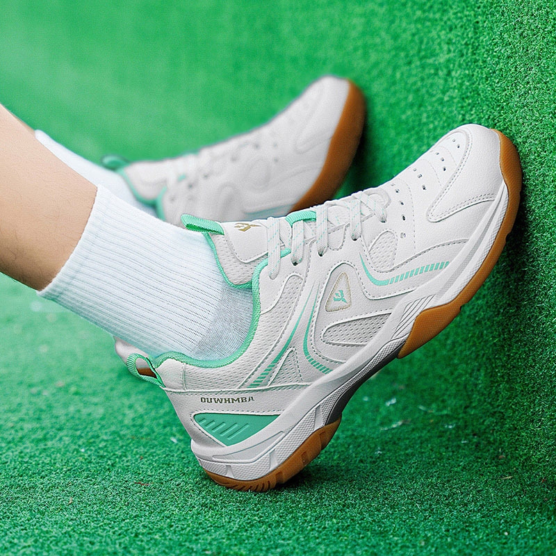 新款运动羽毛球鞋男款防滑减震球鞋系带运动乒乓球鞋运动乒乓球鞋