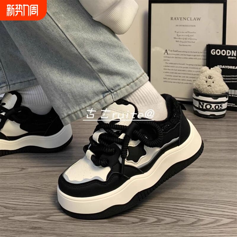 爆款复古星星厚底原创女鞋2026春秋新款学生百搭小众休闲设计板鞋