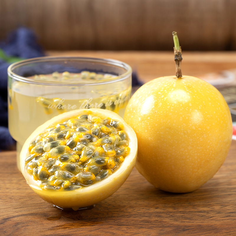 黄金百香果树上熟现摘广西南宁钦蜜9号新鲜当季香甜果整箱批发