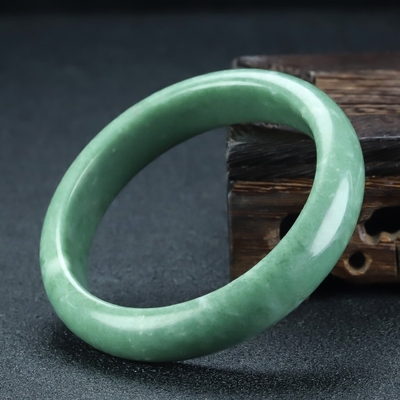 正品翠色A货少女玉手镯