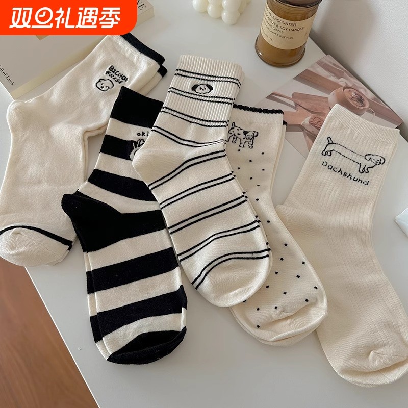 日系袜子碎花秋冬季卡通小狗中女士筒棉袜可爱简约百搭潮袜中筒
