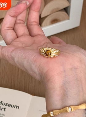 中古小众虎眼石高级感戒指复古金色设计拉丝微镶锆石宽版食指戒
