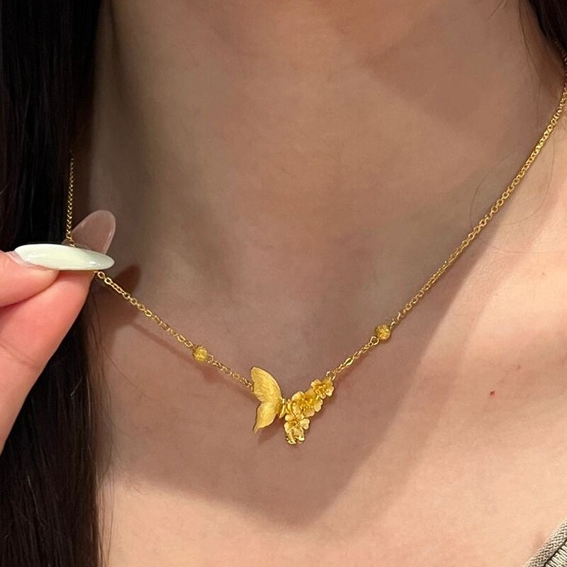 蝶梦生花新中式中法拉丝蝴蝶花朵项链小众高级感转运珠锁骨链项链