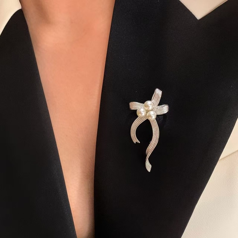 小香风蝴蝶结羊绒大衣珍珠胸针女配大衣高级感设计感小众胸花西装