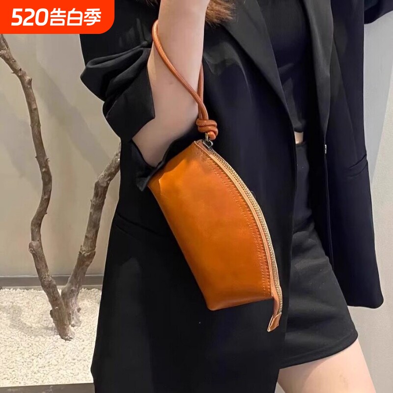 2026新款手拿包女真皮质感单肩小斜挎包时尚百搭手抓贝壳包小包