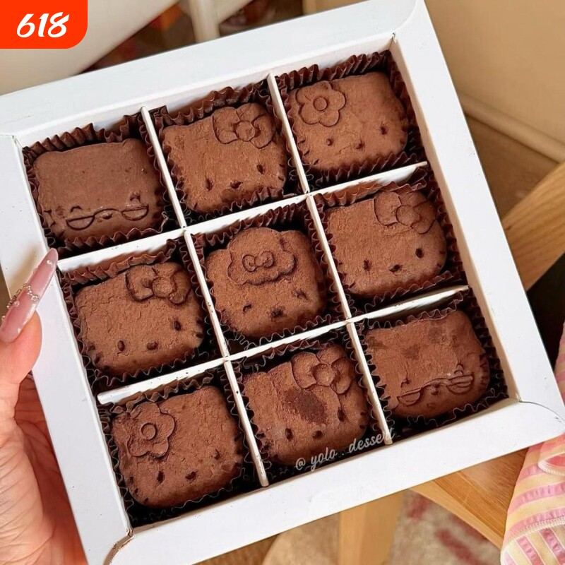 可爱KT曲奇DIBAI糕点卡通kitty手工开心果巧克力饼干面包早餐夹心