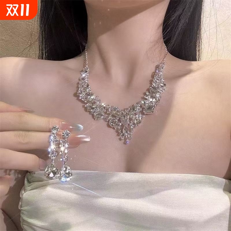 新款重工超闪镶钻项链耳环套装复古轻奢小众高级锁骨链时尚名媛风