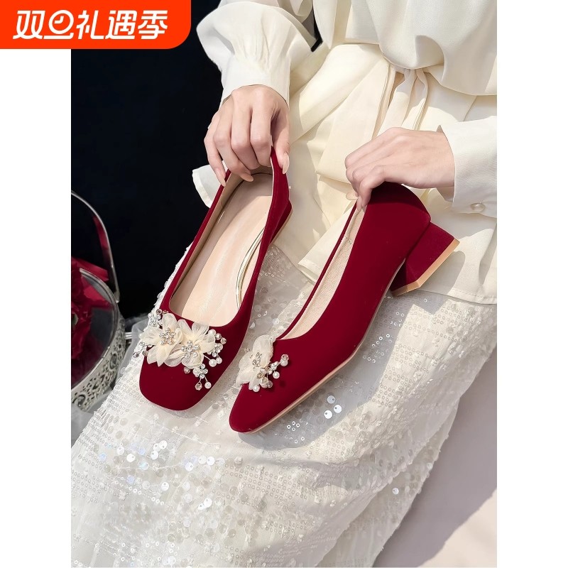 绝美婚鞋女2025新款秀禾服婚纱两穿孕妇新娘鞋红色婚宴敬酒鞋粗跟
